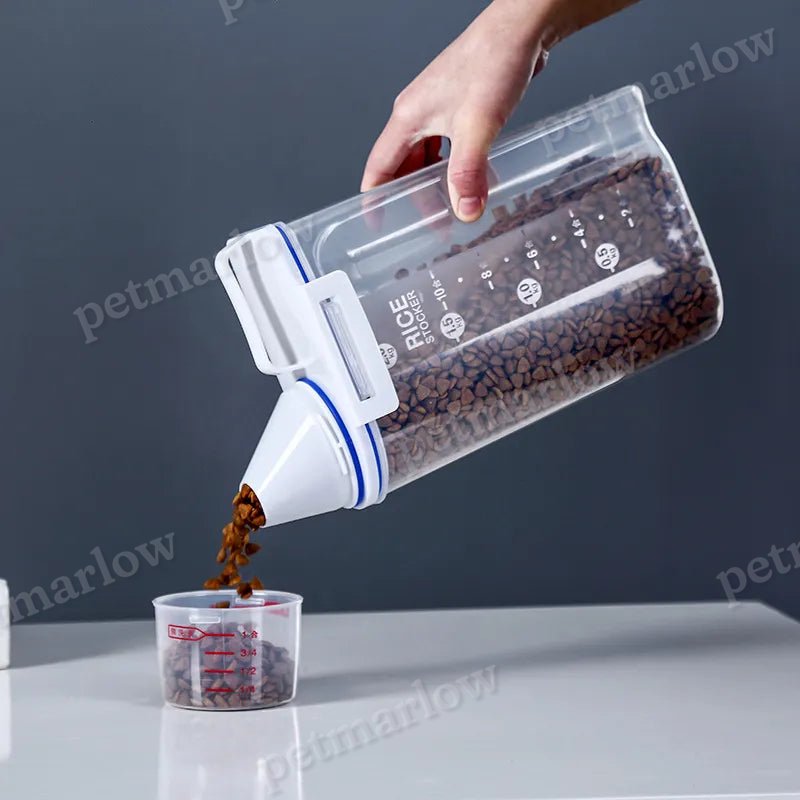 Airtight Container for Rice and Dry Food with Measuring Cup and Carry Handle – view 3