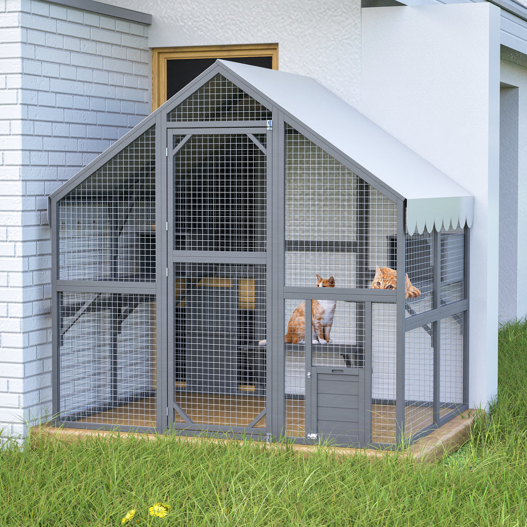 Large Outdoor Cat House with Cozy Resting Areas – view 7