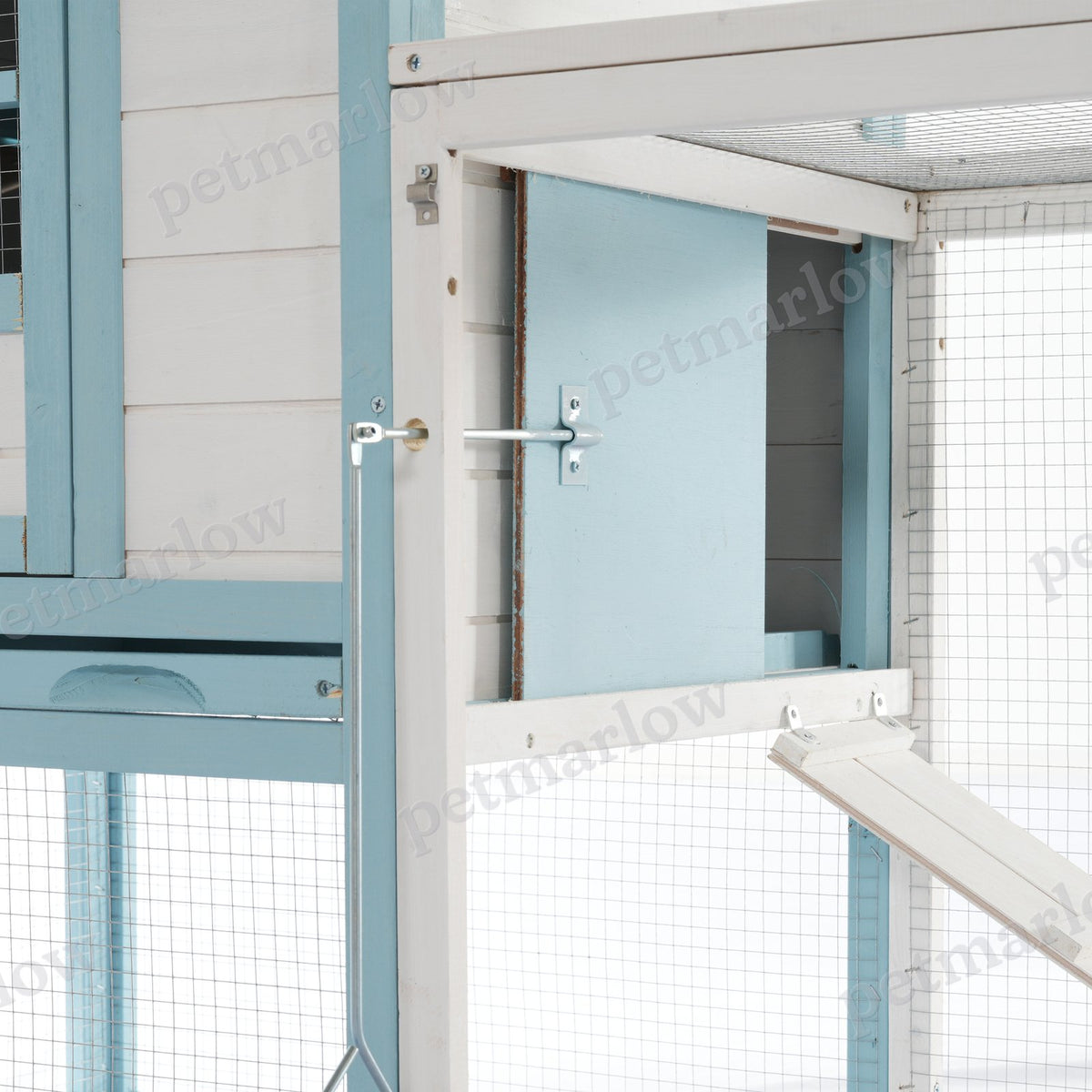 Large Wooden Chicken Coop with Double Nesting Boxes and Outdoor Run – view 3