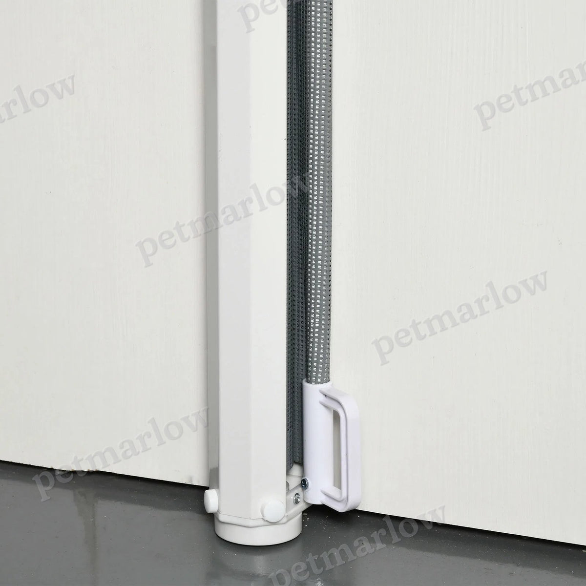 Retractable Pet Safety Barrier Gate – view 4